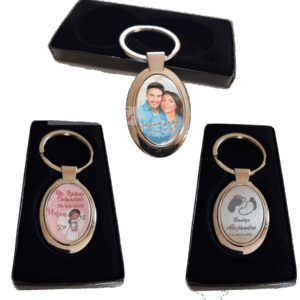 Llavero ovalado metálico