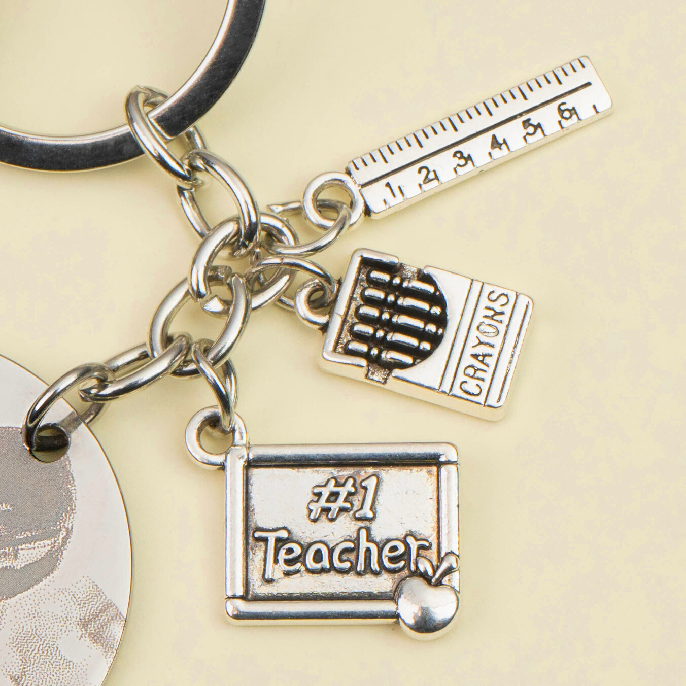 Llavero grabado con charms - Imagen 7
